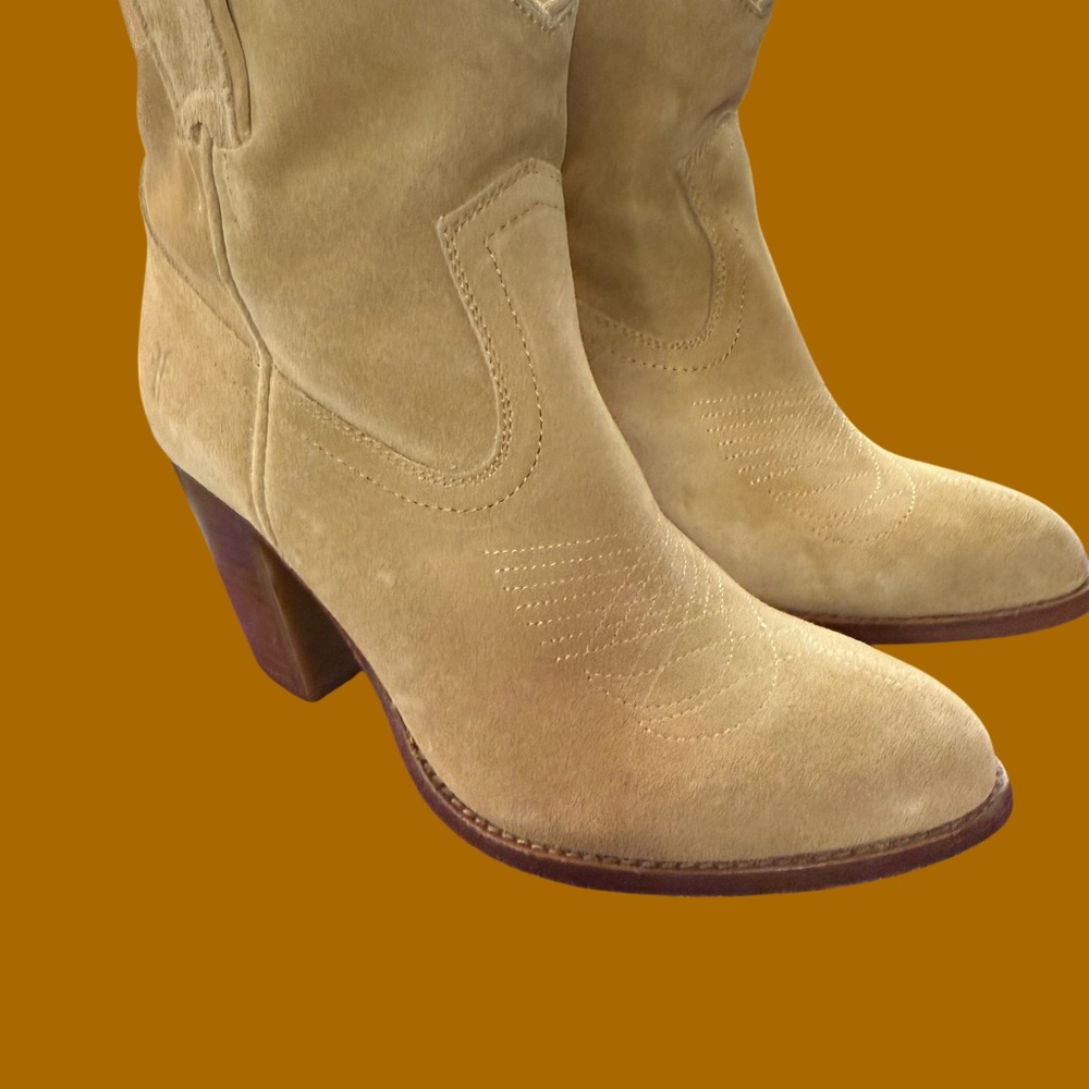 Frye llana Short Tan Block Heel Boots Classic Western Silhouette